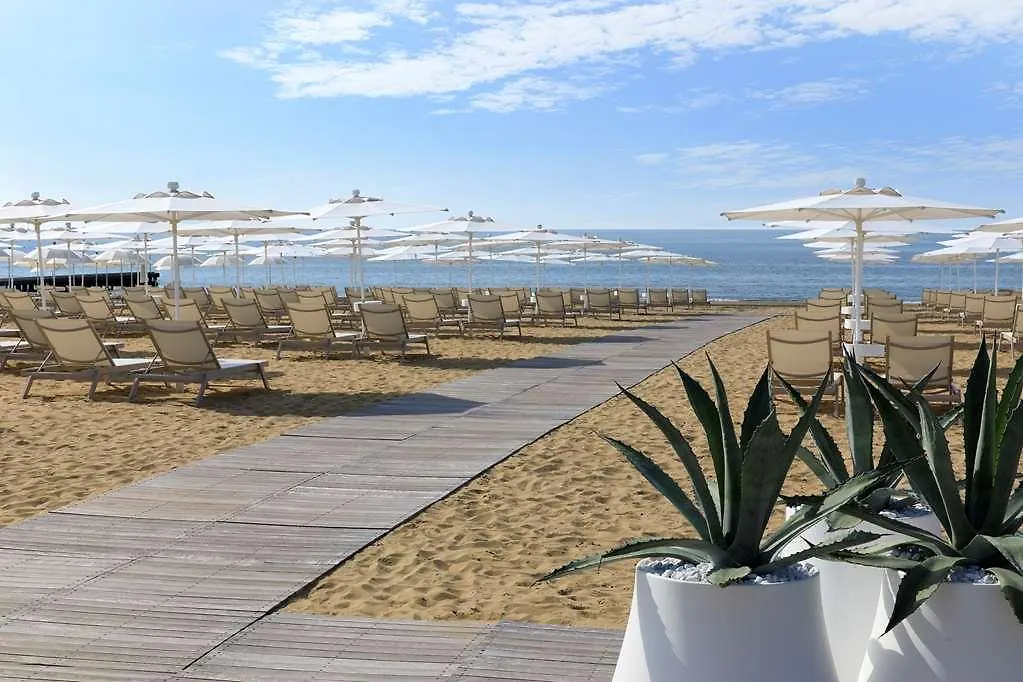 Hotel Almar Jesolo Resort And Spa